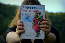 Robert Fulghum: Poprask v sýrové uličce (recenze)